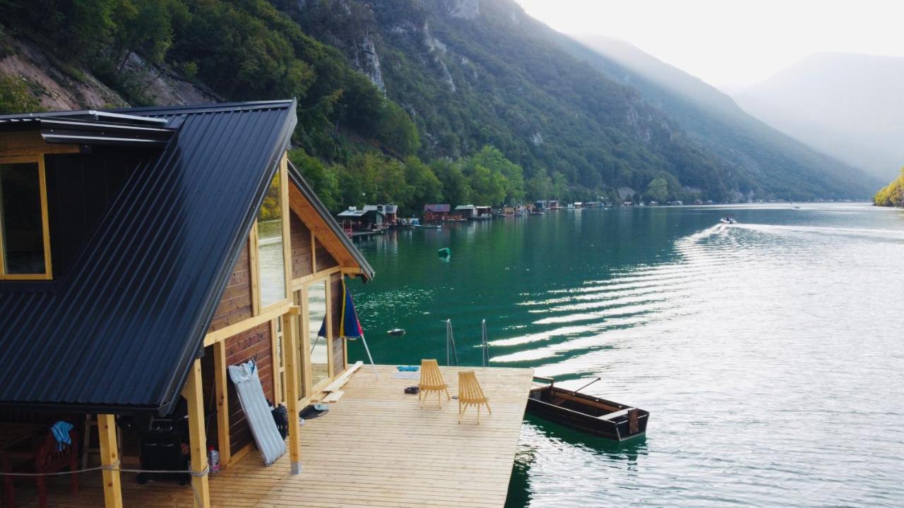 Lake House Perucac Rastiste ภายนอก รูปภาพ