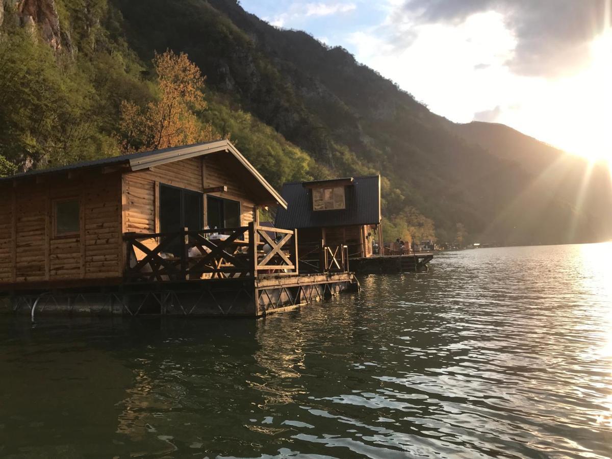 Lake House Perucac Rastiste ภายนอก รูปภาพ