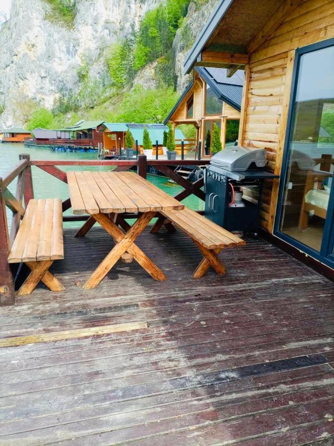 Lake House Perucac Rastiste ภายนอก รูปภาพ