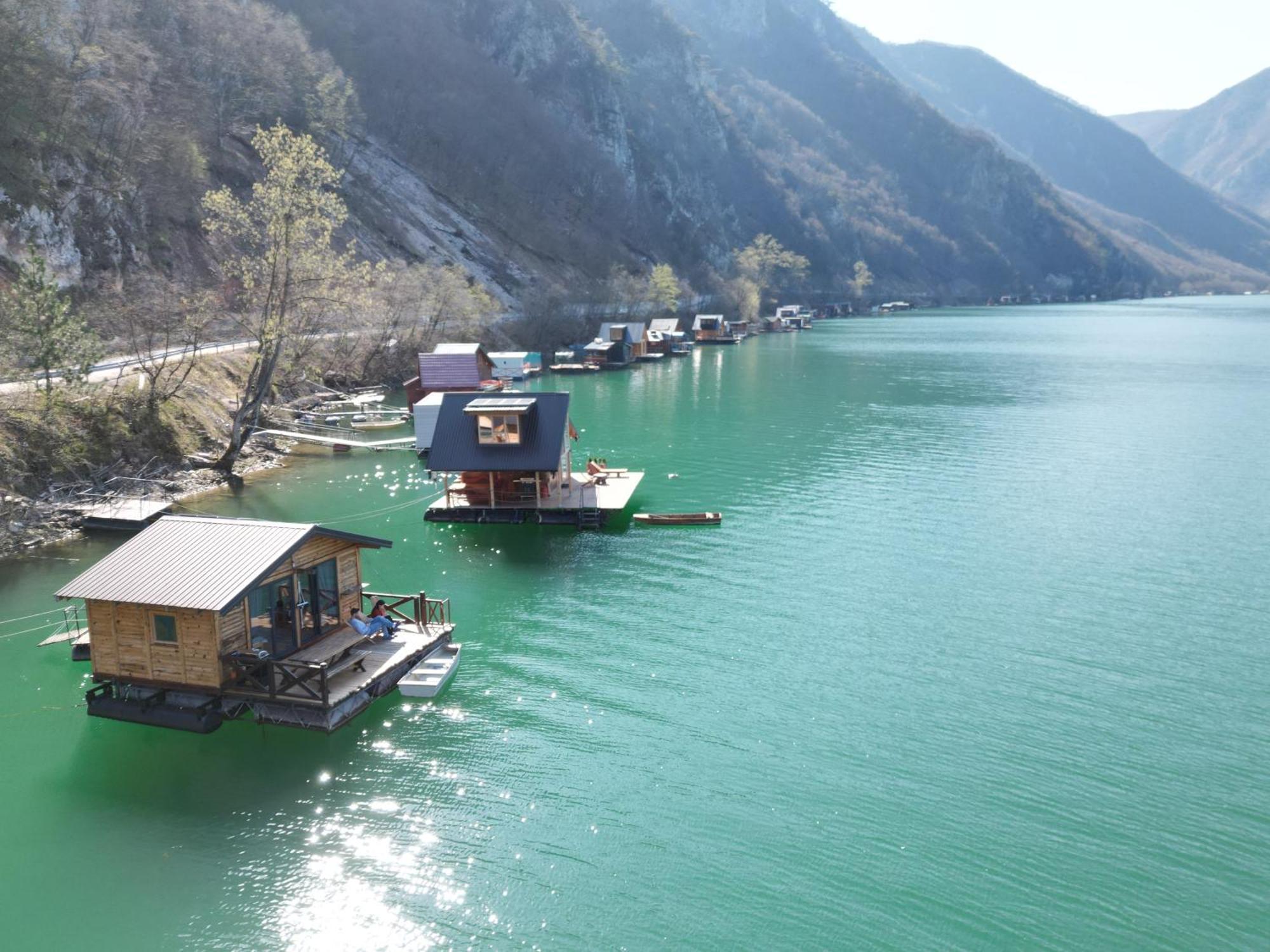 Lake House Perucac Rastiste ภายนอก รูปภาพ