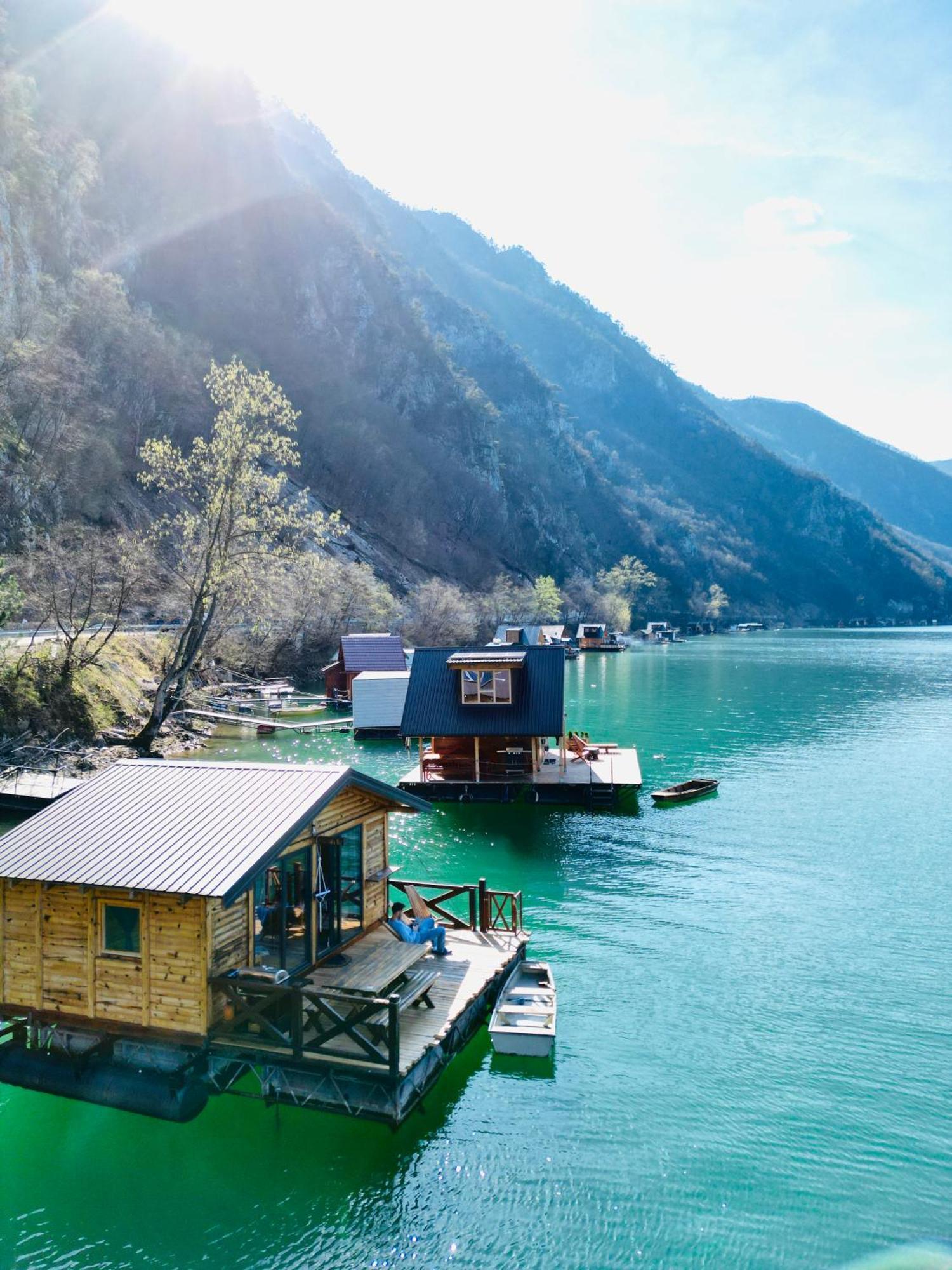 Lake House Perucac Rastiste ภายนอก รูปภาพ